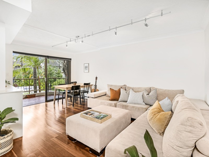 7/22 Wharf Road, Broadbeach QLD 4218