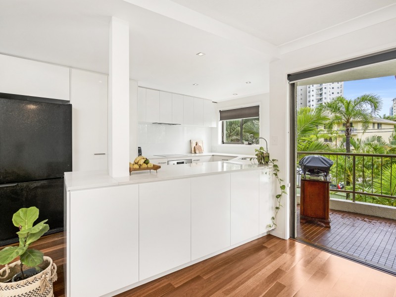 7/22 Wharf Road, Broadbeach QLD 4218