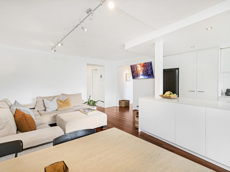 7/22 Wharf Road, Broadbeach QLD 4218