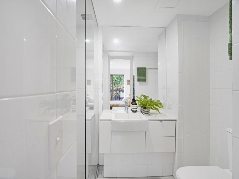 7/22 Wharf Road, Broadbeach QLD 4218