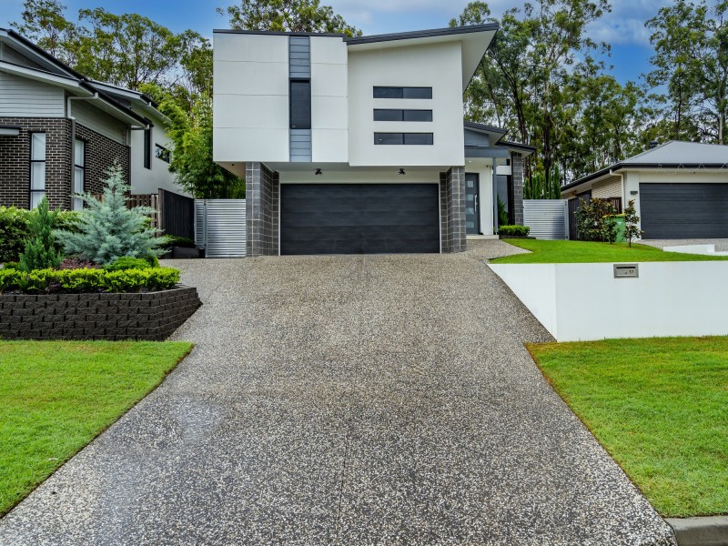 17 Greenview Place, Reedy Creek QLD 4227