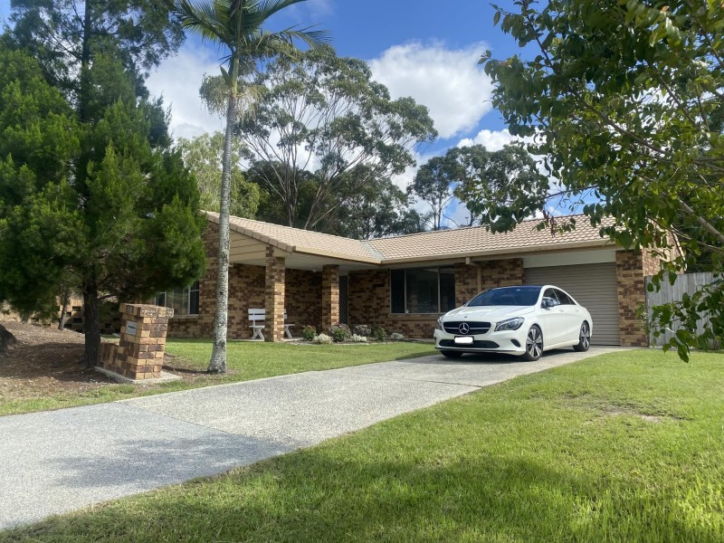 55 Universal Street, Pacific Pines QLD 4211