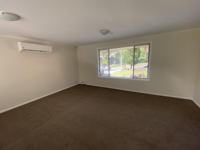 55 Universal Street, Pacific Pines QLD 4211