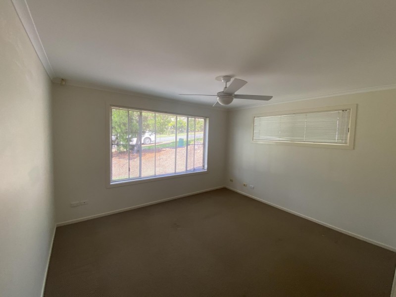 55 Universal Street, Pacific Pines QLD 4211