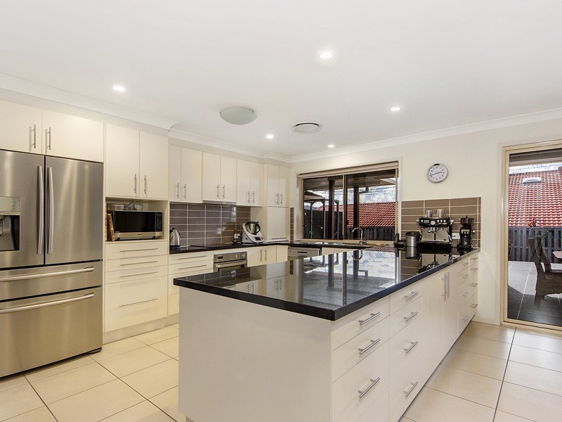 16 Hewson Court, Mudgeeraba QLD 4213