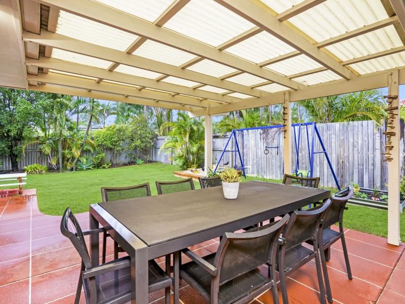 37 Warbler Parade, Varsity Lakes QLD 4227