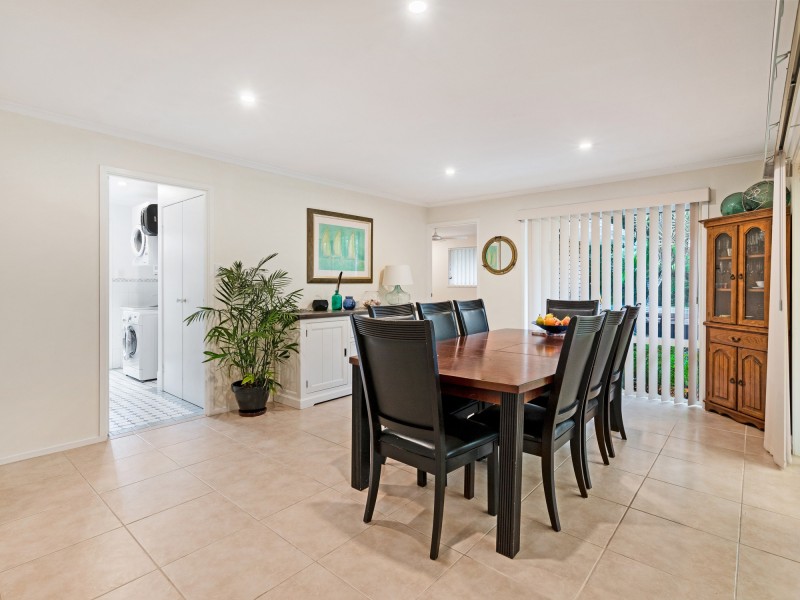 37 Warbler Parade, Varsity Lakes QLD 4227