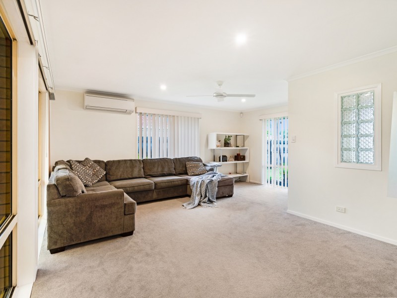 37 Warbler Parade, Varsity Lakes QLD 4227