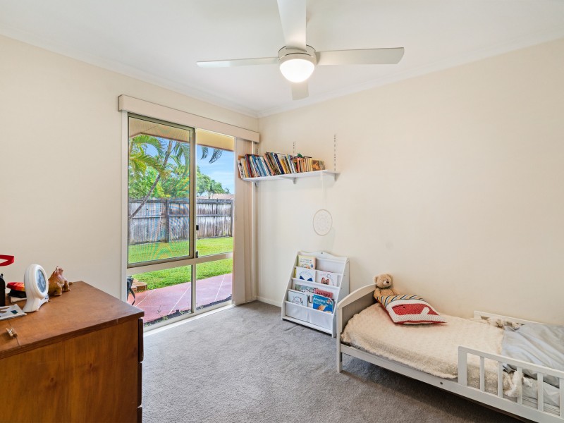 37 Warbler Parade, Varsity Lakes QLD 4227