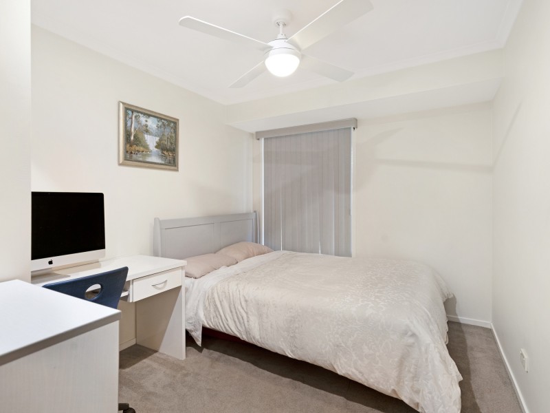 37 Warbler Parade, Varsity Lakes QLD 4227