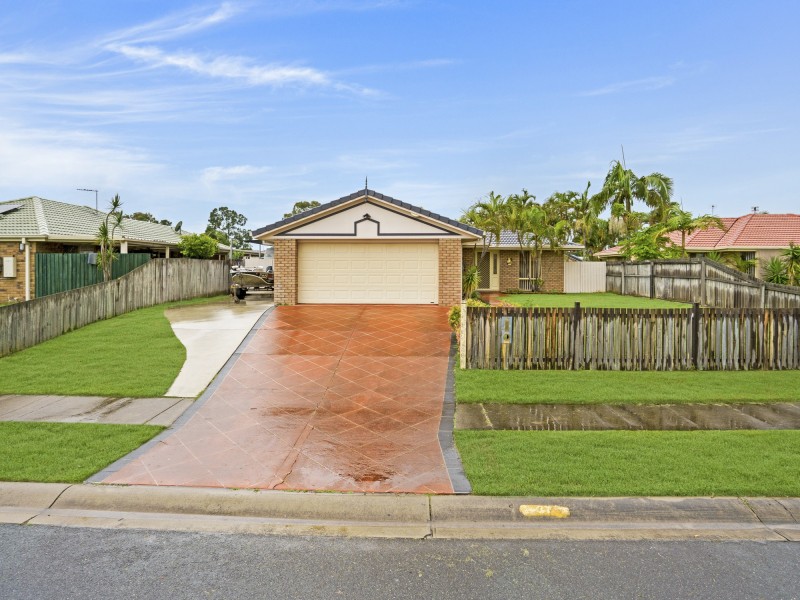 37 Warbler Parade, Varsity Lakes QLD 4227