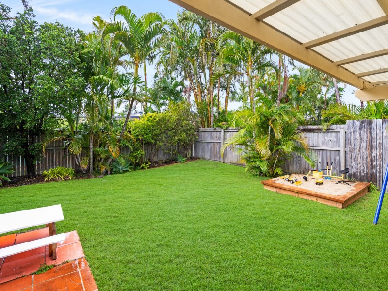 37 Warbler Parade, Varsity Lakes QLD 4227