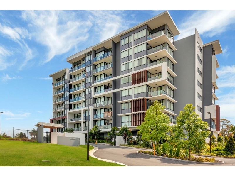 304/112 Palm Meadows Drive, Carrara QLD 4211