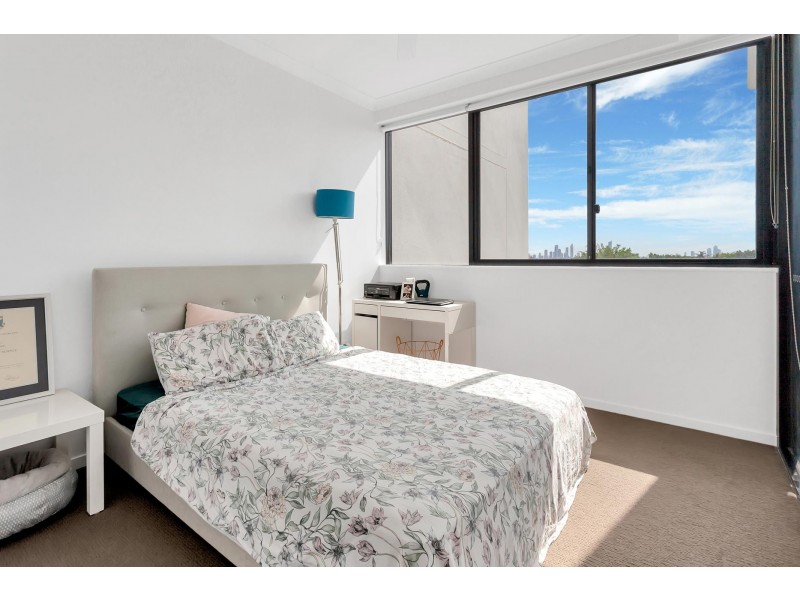 304/112 Palm Meadows Drive, Carrara QLD 4211