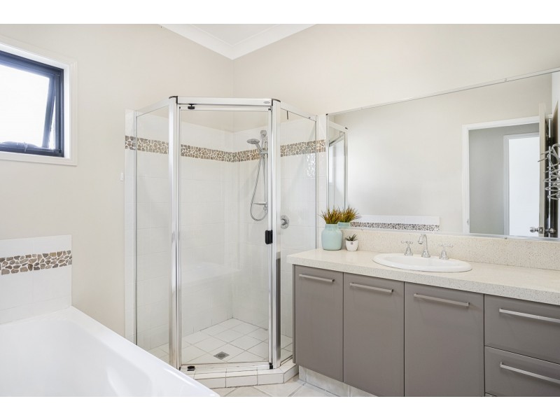 3 Morea Court, Varsity Lakes QLD 4227