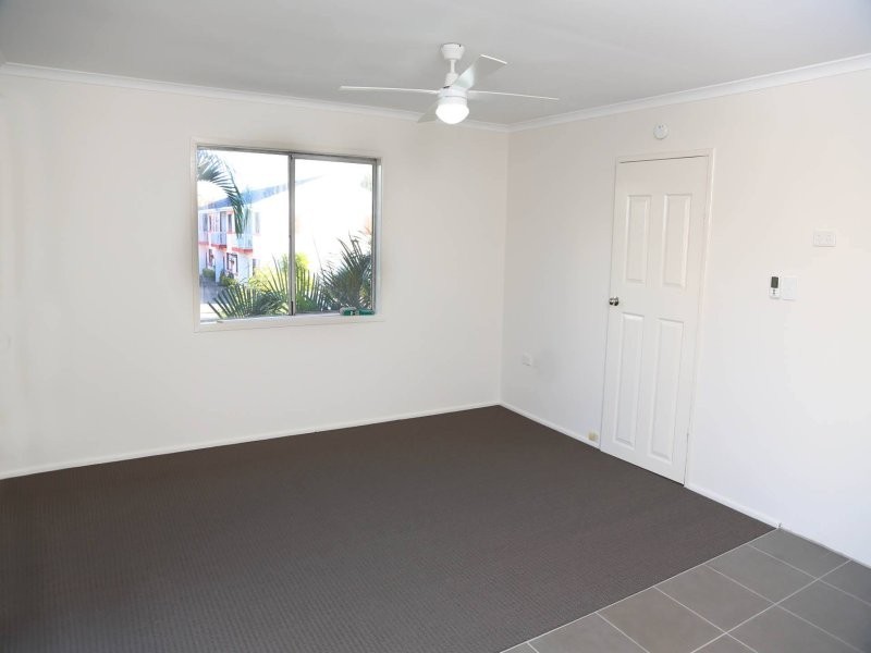 4/13 Central Street, Labrador QLD 4215