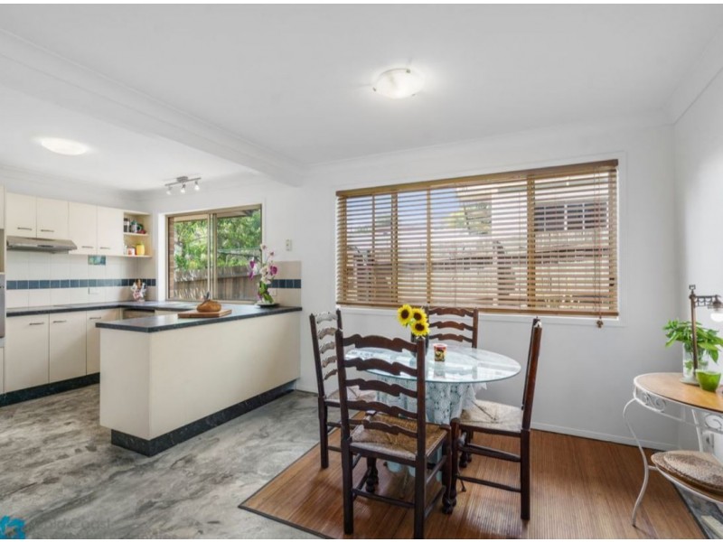 2/32 Government Road, Labrador QLD 4215