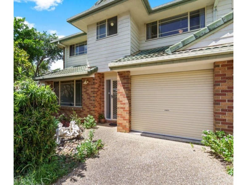 2/32 Government Road, Labrador QLD 4215