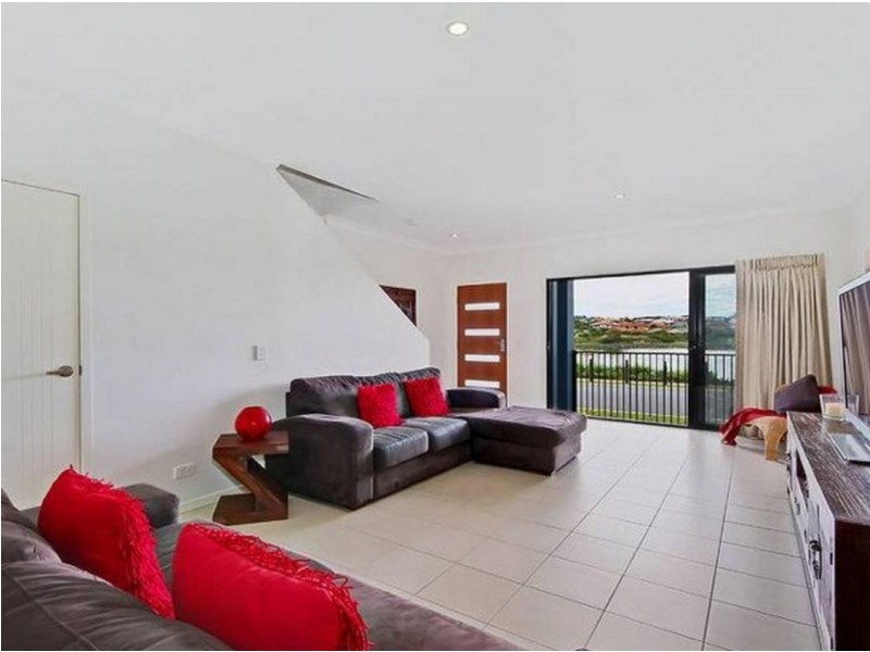 205/18 South Bay Drive, Varsity Lakes QLD 4227