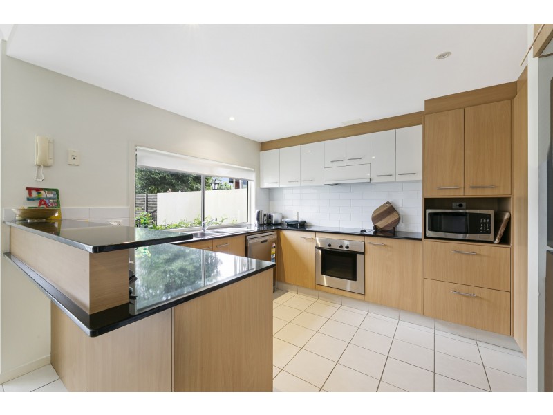 152 Easthill Drive, Robina QLD 4226