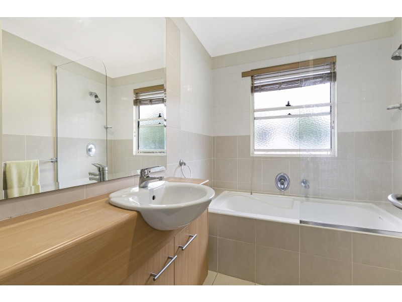 152 Easthill Drive, Robina QLD 4226