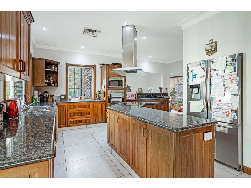 71 Tourmaline Court, Bonogin QLD 4213