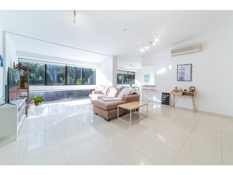 11/32-34 Rudd Street, Broadbeach Waters QLD 4218