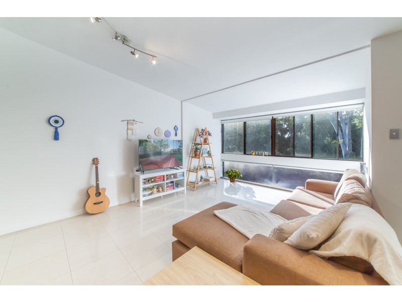 11/32-34 Rudd Street, Broadbeach Waters QLD 4218