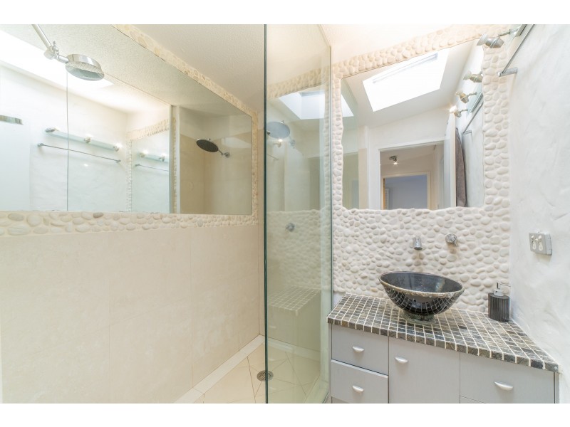 11/32-34 Rudd Street, Broadbeach Waters QLD 4218