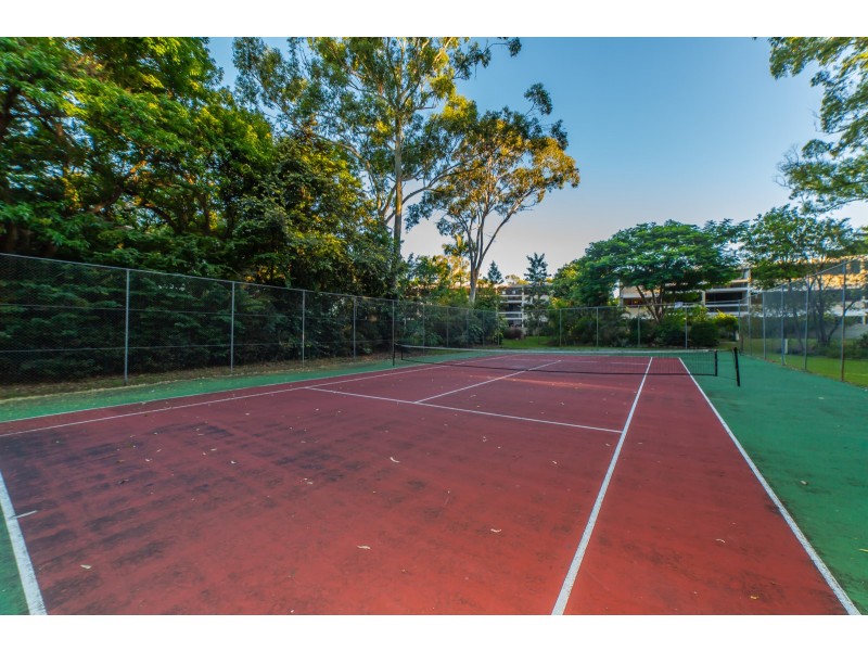 11/32-34 Rudd Street, Broadbeach Waters QLD 4218