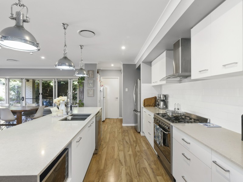 11 Barlee Court, Elanora QLD 4221