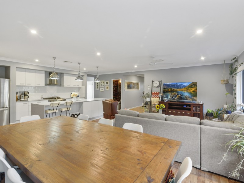11 Barlee Court, Elanora QLD 4221