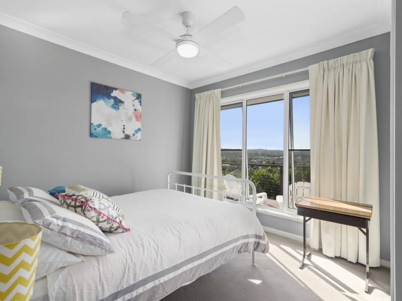 11 Barlee Court, Elanora QLD 4221