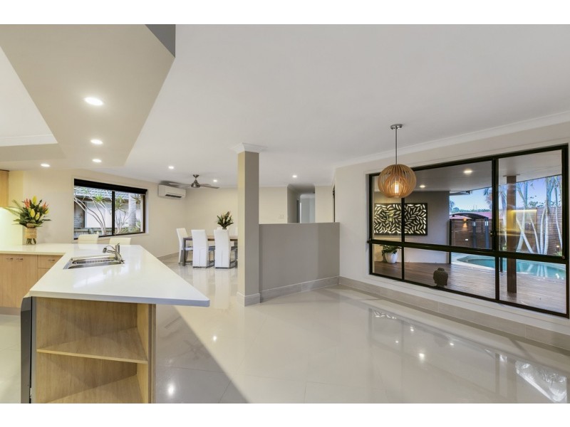 60 Sea Eagle Drive, Burleigh Waters QLD 4220