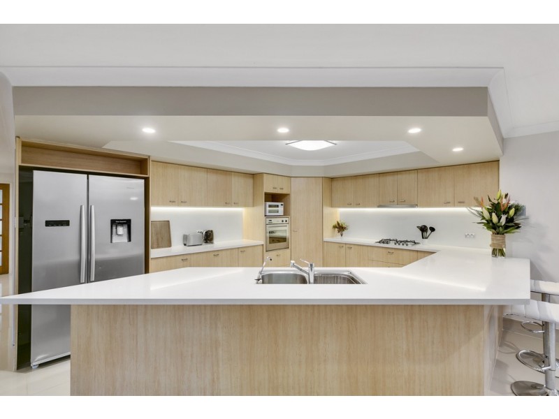 60 Sea Eagle Drive, Burleigh Waters QLD 4220