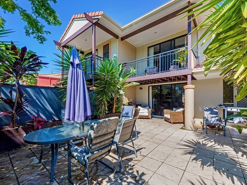 6/302 Christine Avenue, Varsity Lakes QLD 4227