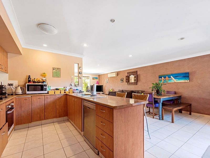 6/302 Christine Avenue, Varsity Lakes QLD 4227