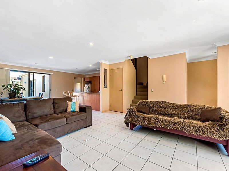 6/302 Christine Avenue, Varsity Lakes QLD 4227