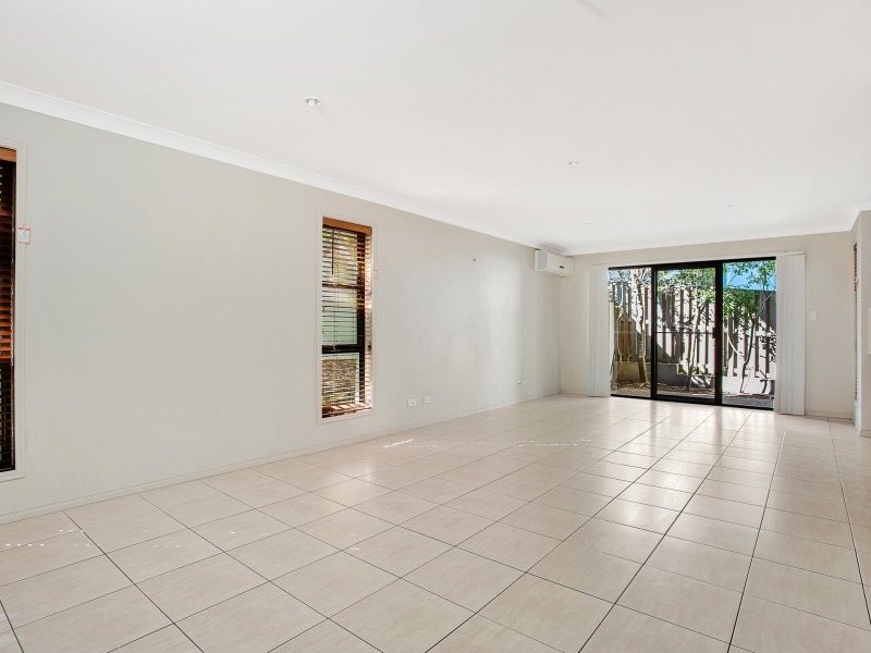 15/2 North Shore Avenue, Varsity Lakes QLD 4227