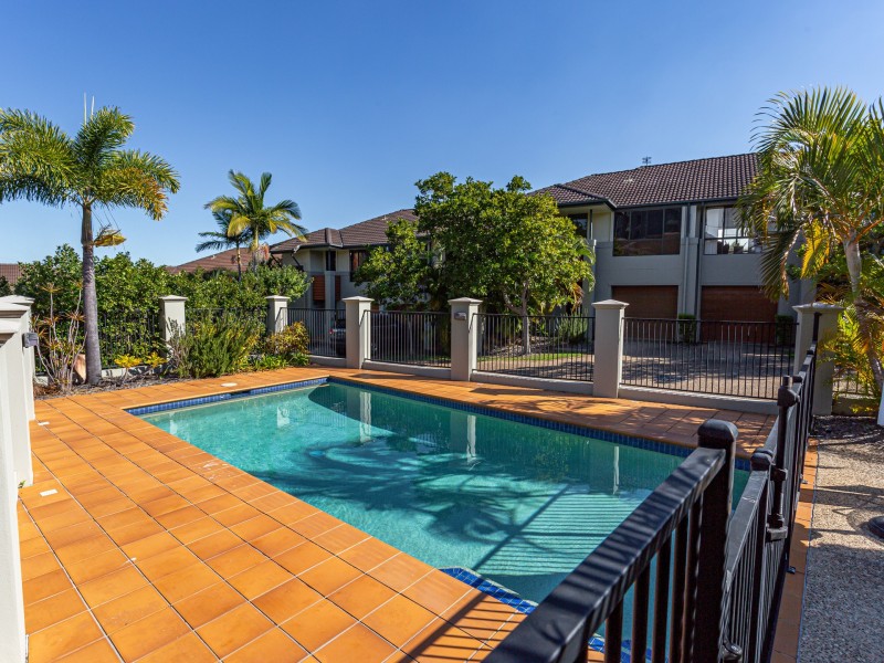 15/2 North Shore Avenue, Varsity Lakes QLD 4227