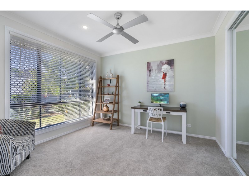 2 Magenta Drive, Varsity Lakes QLD 4227