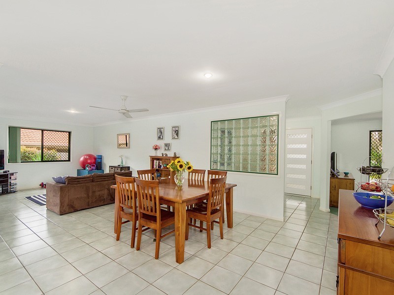 35 Northlakes Drive, Elanora QLD 4221