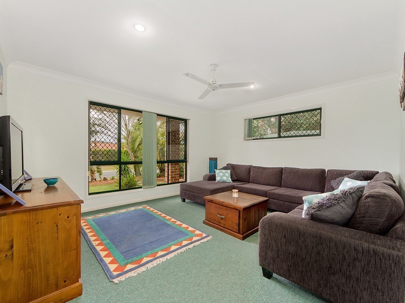 35 Northlakes Drive, Elanora QLD 4221