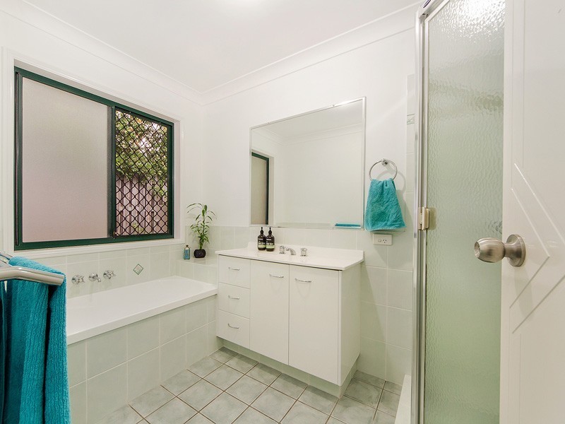 35 Northlakes Drive, Elanora QLD 4221