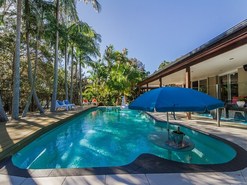 4 Pinnacle Court, Robina QLD 4226