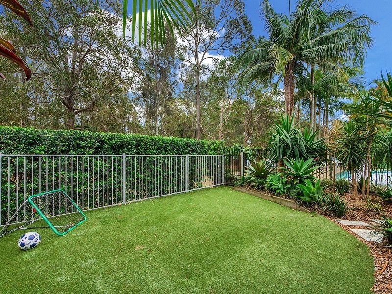 4 Pinnacle Court, Robina QLD 4226