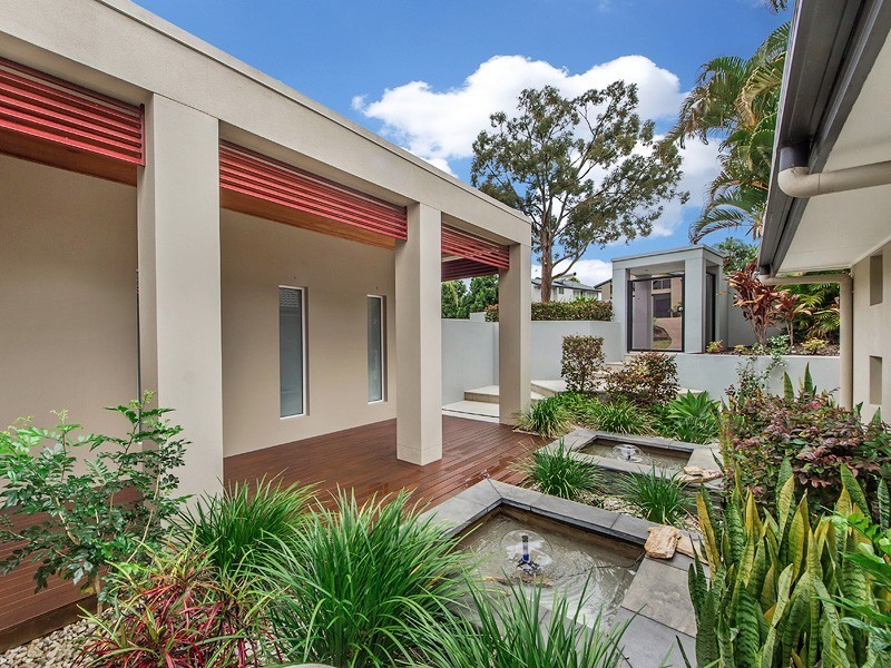 4 Pinnacle Court, Robina QLD 4226