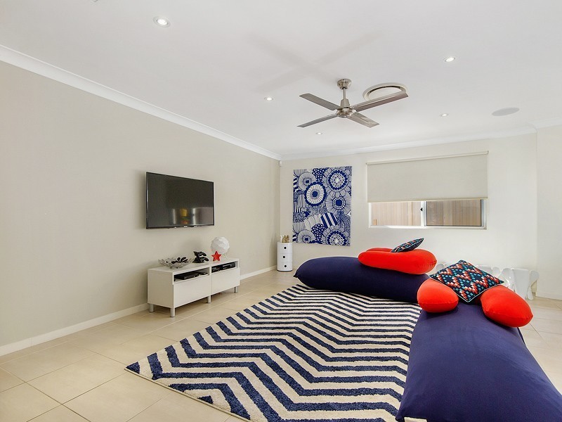 4 Pinnacle Court, Robina QLD 4226