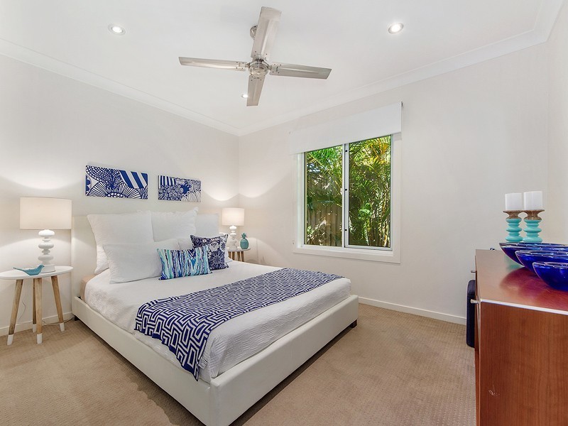 4 Pinnacle Court, Robina QLD 4226