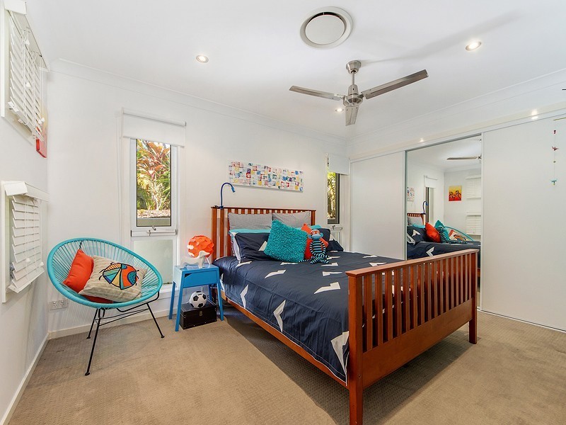 4 Pinnacle Court, Robina QLD 4226